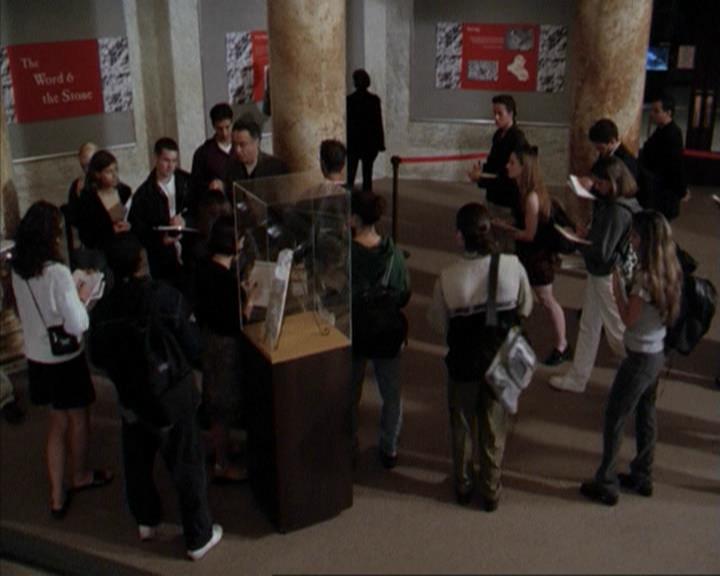Charmed-Online-dot-net_207TheyreEverywhere0025.jpg