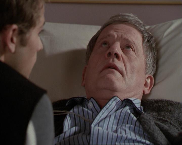Charmed-Online-dot-net_207TheyreEverywhere0080.jpg