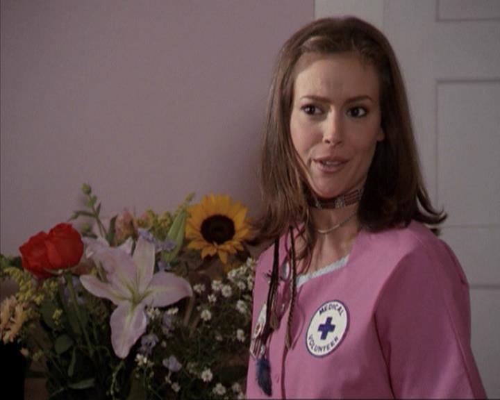 Charmed-Online-dot-net_207TheyreEverywhere0100.jpg