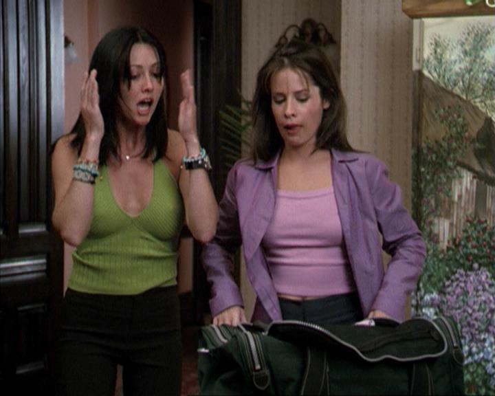 Charmed-Online-dot-net_207TheyreEverywhere0154.jpg