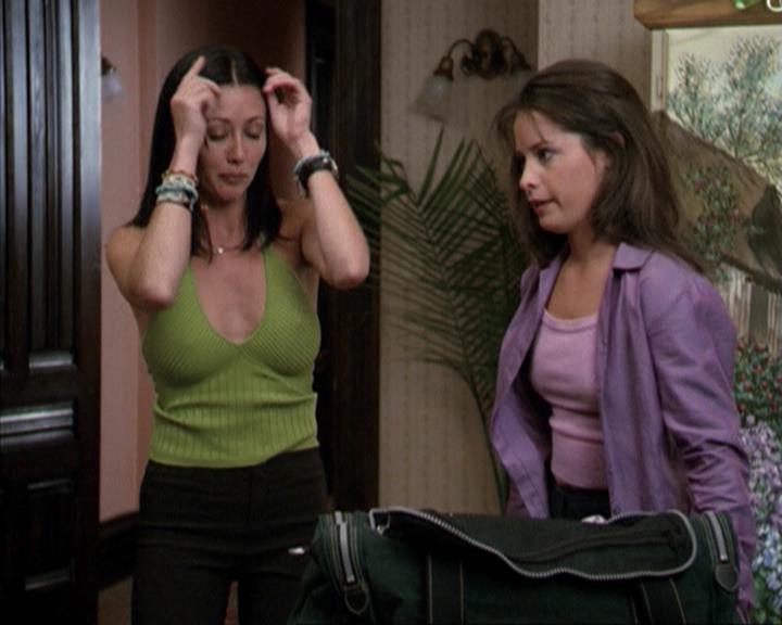 Charmed-Online-dot-net_207TheyreEverywhere0156.jpg