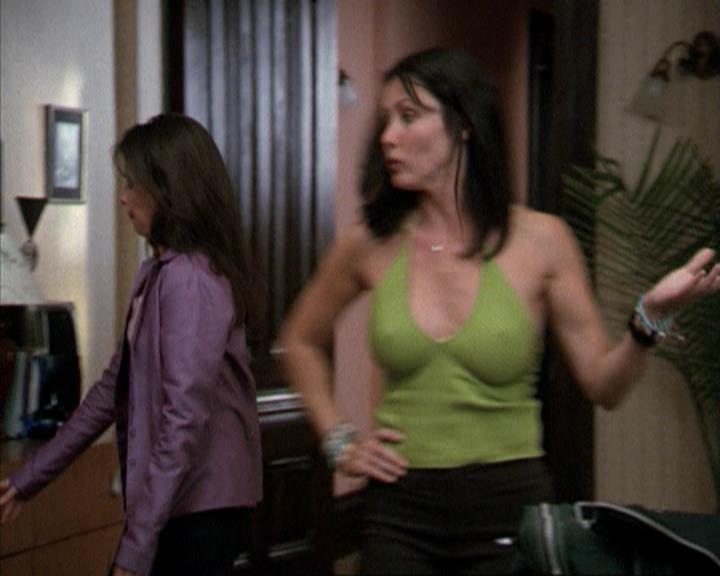 Charmed-Online-dot-net_207TheyreEverywhere0165.jpg