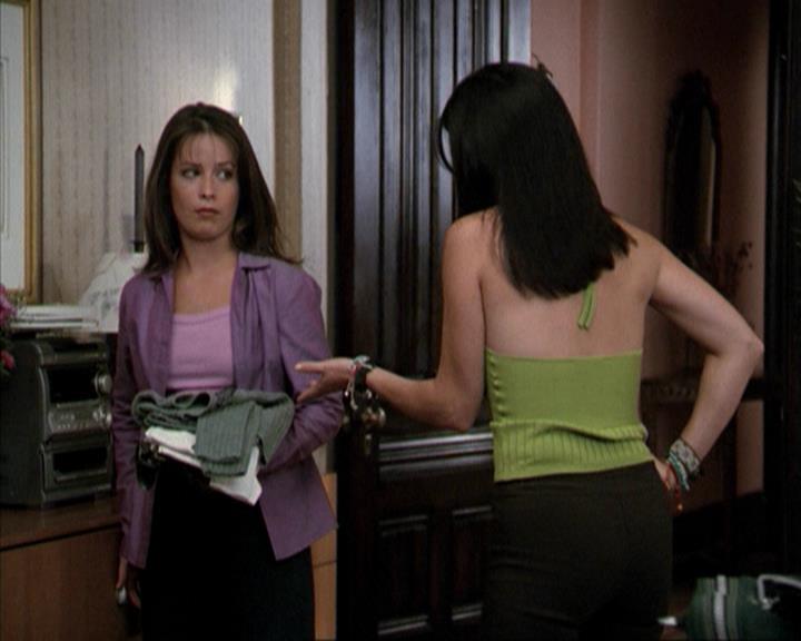 Charmed-Online-dot-net_207TheyreEverywhere0172.jpg