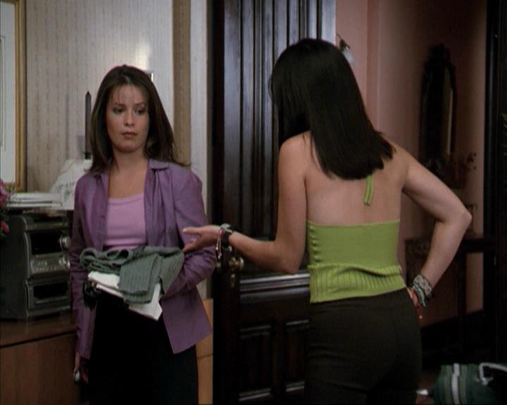 Charmed-Online-dot-net_207TheyreEverywhere0173.jpg