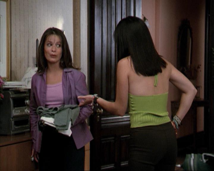 Charmed-Online-dot-net_207TheyreEverywhere0174.jpg