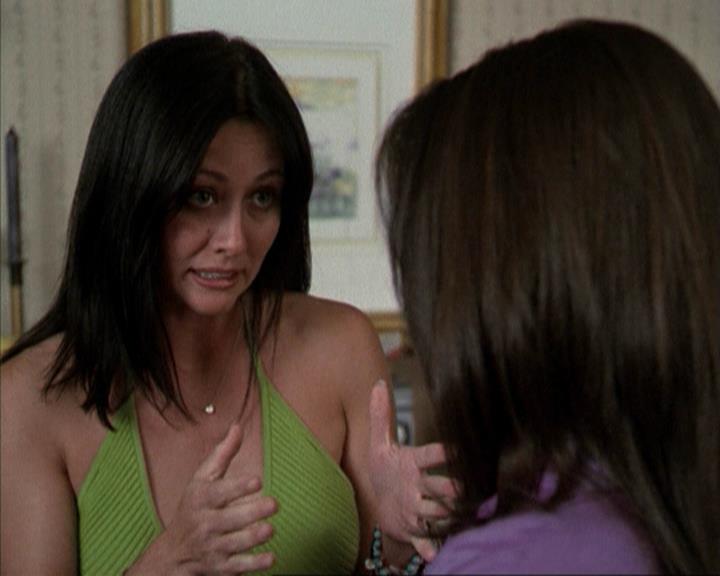 Charmed-Online-dot-net_207TheyreEverywhere0208.jpg