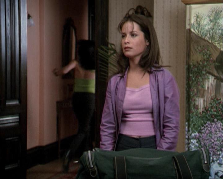 Charmed-Online-dot-net_207TheyreEverywhere0221.jpg