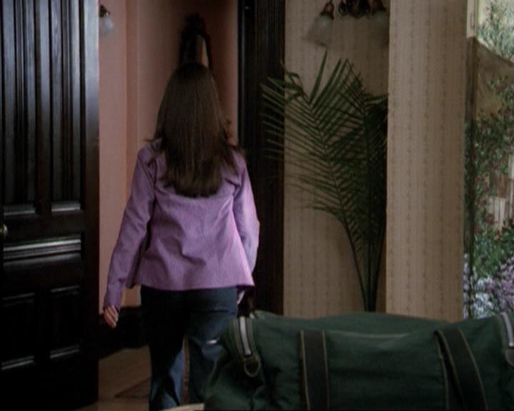 Charmed-Online-dot-net_207TheyreEverywhere0225.jpg