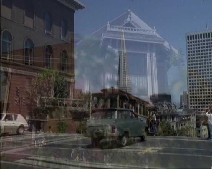 Charmed-Online-dot-net_207TheyreEverywhere0359.jpg
