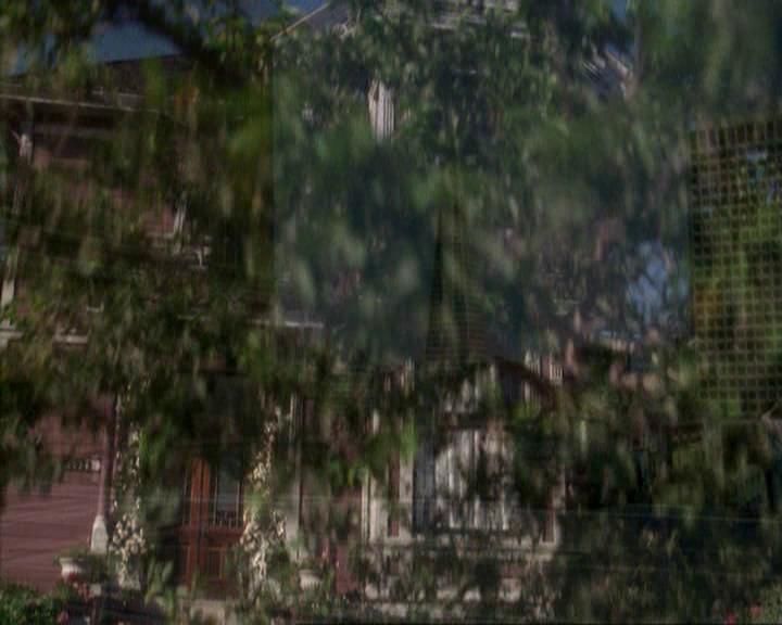 Charmed-Online-dot-net_207TheyreEverywhere0360.jpg