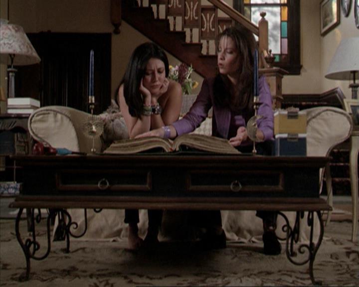 Charmed-Online-dot-net_207TheyreEverywhere0374.jpg