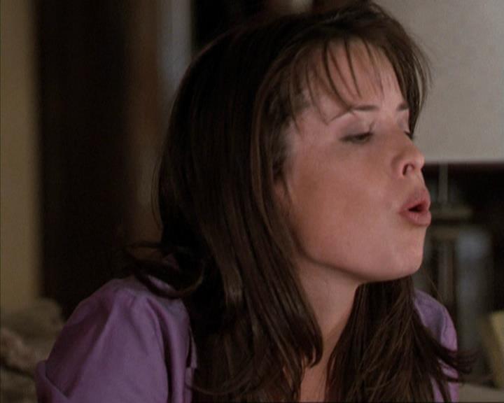 Charmed-Online-dot-net_207TheyreEverywhere0419.jpg