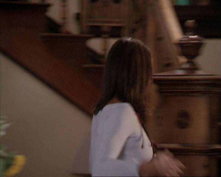 Charmed-Online-dot-net_207TheyreEverywhere0434.jpg
