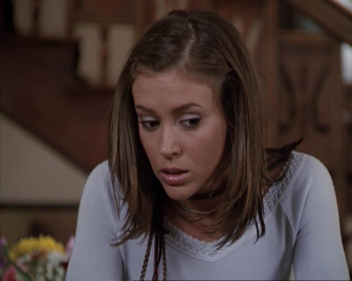 Charmed-Online-dot-net_207TheyreEverywhere0457.jpg