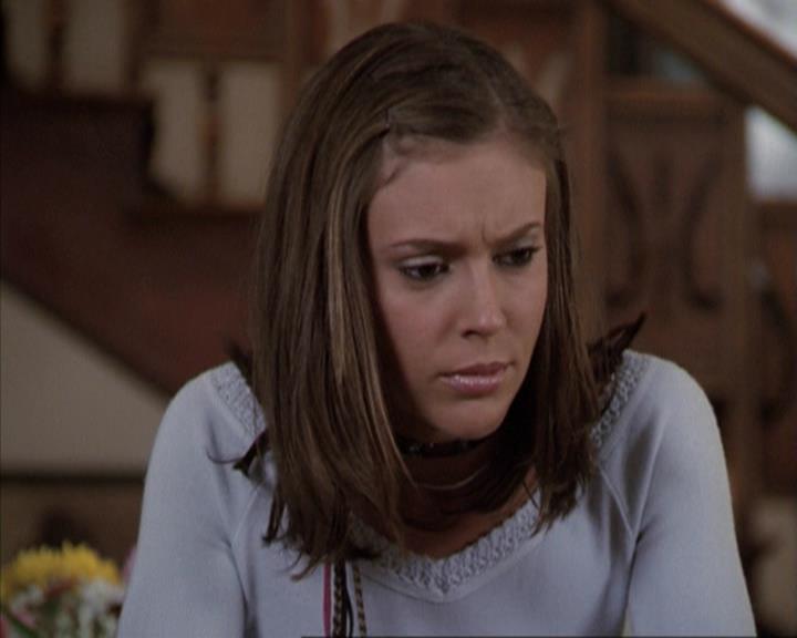 Charmed-Online-dot-net_207TheyreEverywhere0471.jpg