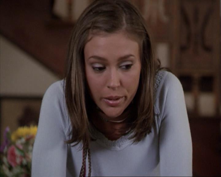 Charmed-Online-dot-net_207TheyreEverywhere0477.jpg