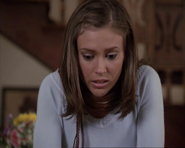Charmed-Online-dot-net_207TheyreEverywhere0489.jpg