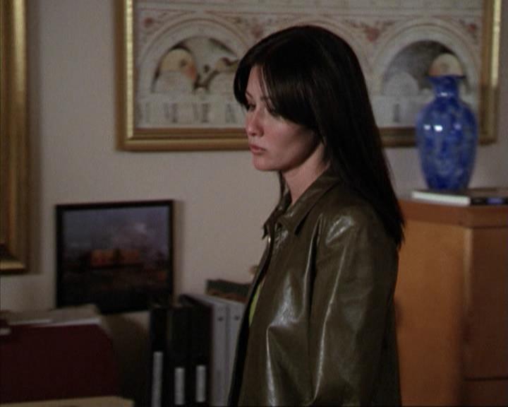 Charmed-Online-dot-net_207TheyreEverywhere0509.jpg