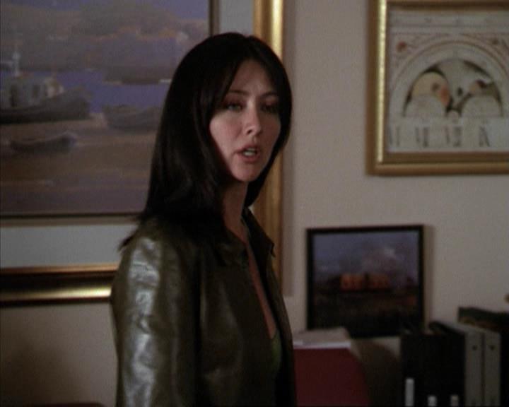 Charmed-Online-dot-net_207TheyreEverywhere0514.jpg