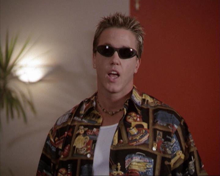 Charmed-Online-dot-net_207TheyreEverywhere0516.jpg