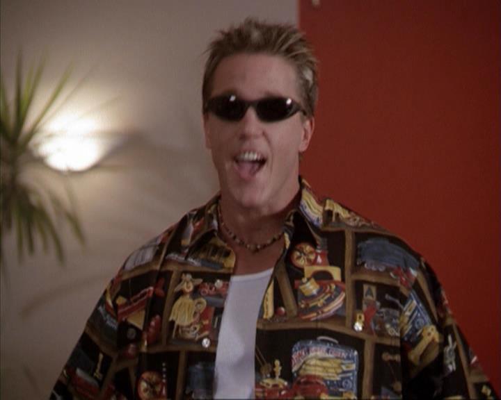 Charmed-Online-dot-net_207TheyreEverywhere0522.jpg