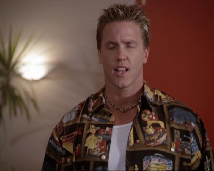 Charmed-Online-dot-net_207TheyreEverywhere0528.jpg