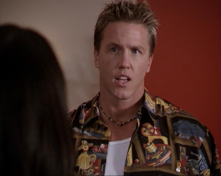 Charmed-Online-dot-net_207TheyreEverywhere0535.jpg