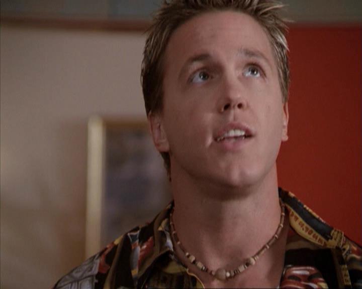 Charmed-Online-dot-net_207TheyreEverywhere0560.jpg
