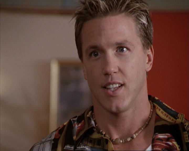 Charmed-Online-dot-net_207TheyreEverywhere0564.jpg
