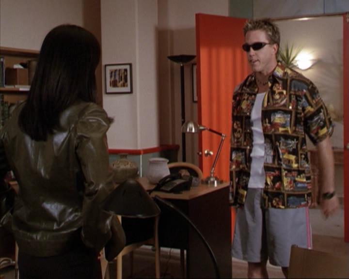 Charmed-Online-dot-net_207TheyreEverywhere0570.jpg