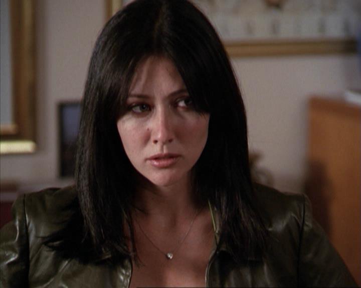 Charmed-Online-dot-net_207TheyreEverywhere0574.jpg