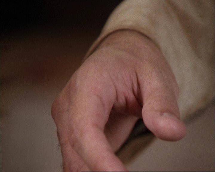 Charmed-Online-dot-net_207TheyreEverywhere0607.jpg