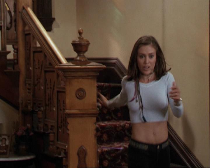 Charmed-Online-dot-net_207TheyreEverywhere0611.jpg