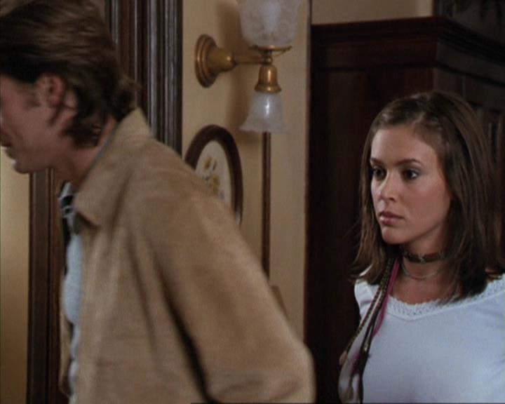Charmed-Online-dot-net_207TheyreEverywhere0667.jpg