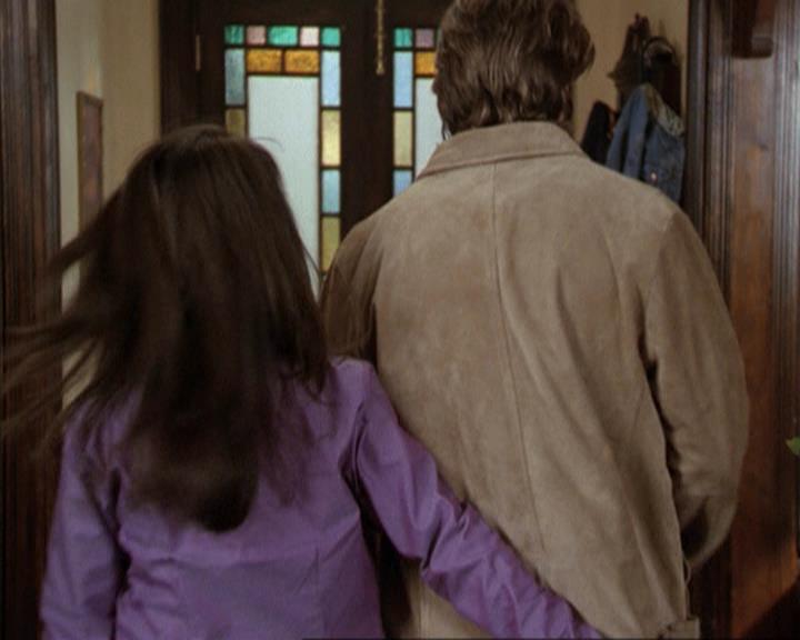 Charmed-Online-dot-net_207TheyreEverywhere0669.jpg