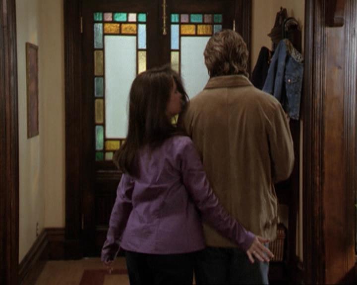 Charmed-Online-dot-net_207TheyreEverywhere0670.jpg