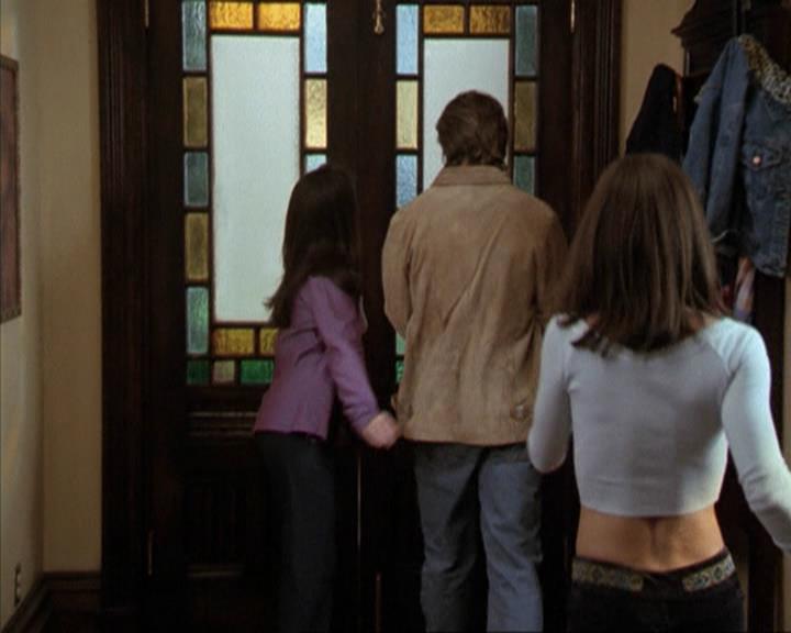 Charmed-Online-dot-net_207TheyreEverywhere0672.jpg