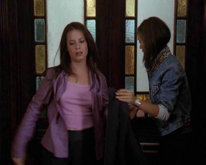 Charmed-Online-dot-net_207TheyreEverywhere0692.jpg