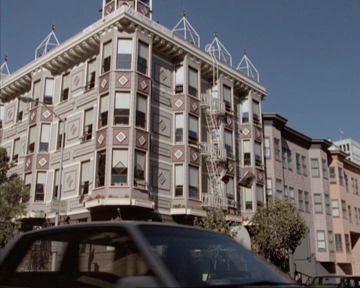 Charmed-Online-dot-net_207TheyreEverywhere0702.jpg