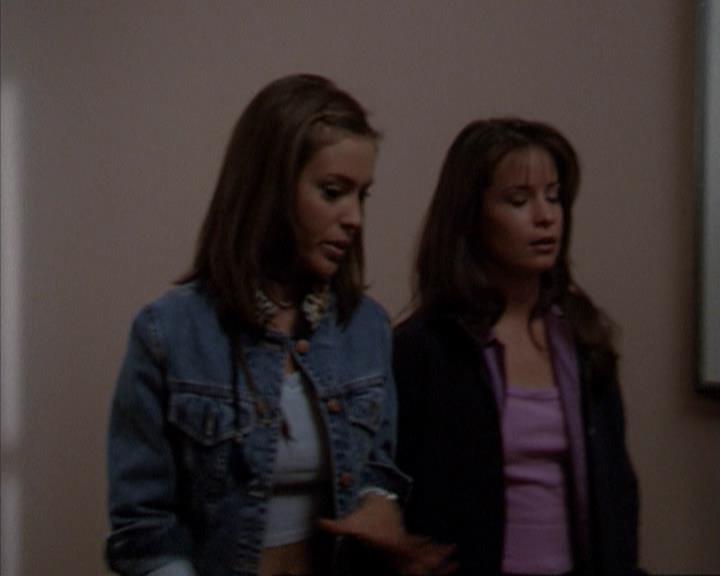 Charmed-Online-dot-net_207TheyreEverywhere0710.jpg Charmed-Online-dot-net_207TheyreEverywhere0710.jpg