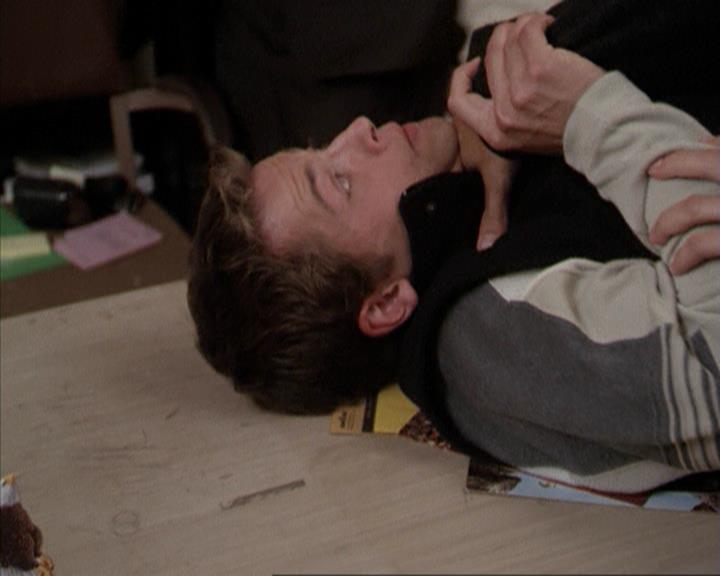 Charmed-Online-dot-net_207TheyreEverywhere0725.jpg