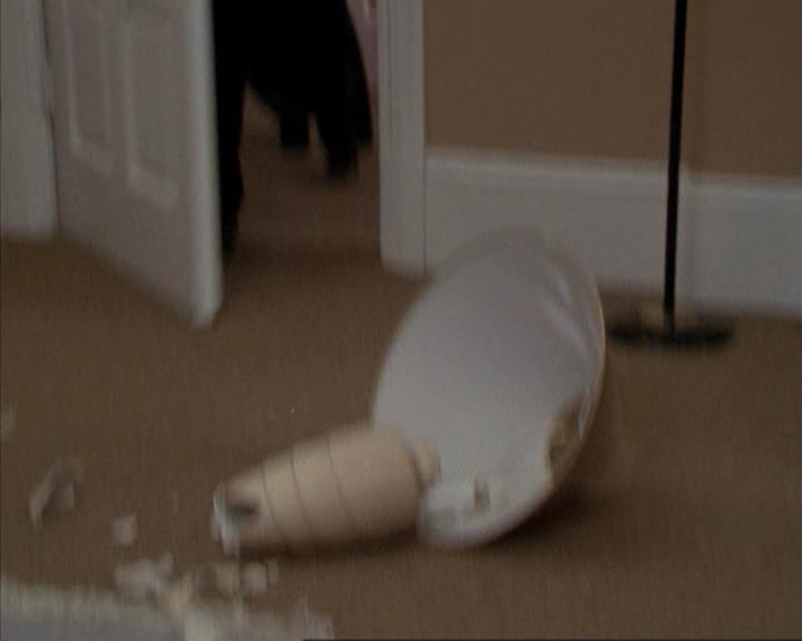 Charmed-Online-dot-net_207TheyreEverywhere0726.jpg