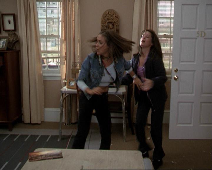 Charmed-Online-dot-net_207TheyreEverywhere0751.jpg