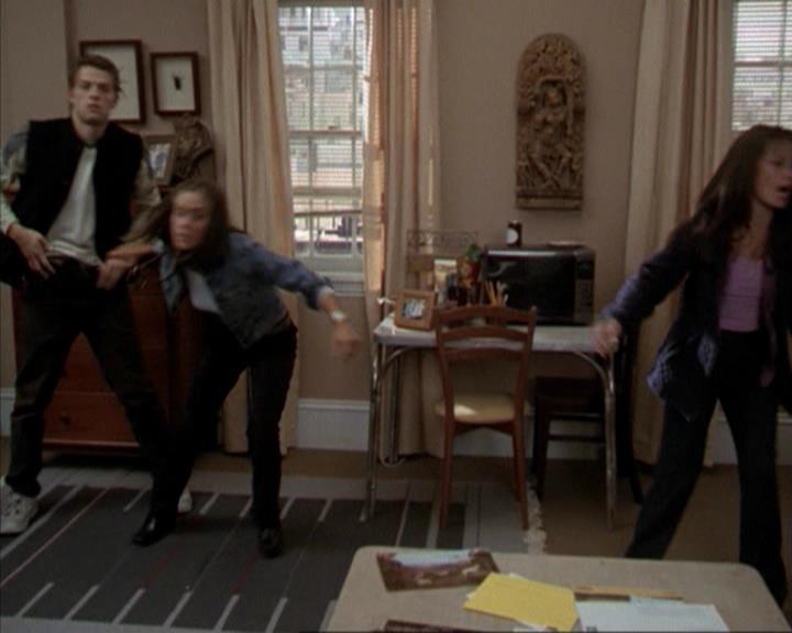 Charmed-Online-dot-net_207TheyreEverywhere0769.jpg