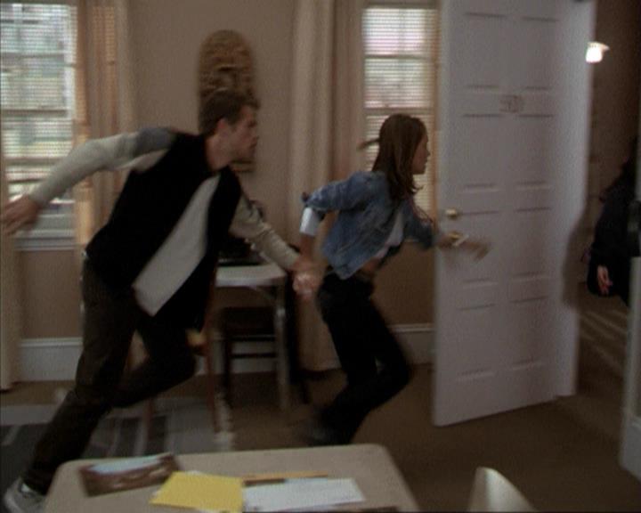 Charmed-Online-dot-net_207TheyreEverywhere0770.jpg