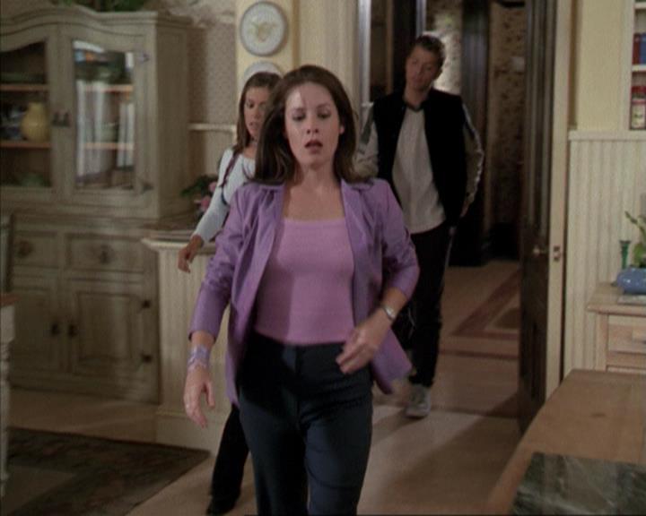 Charmed-Online-dot-net_207TheyreEverywhere0784.jpg