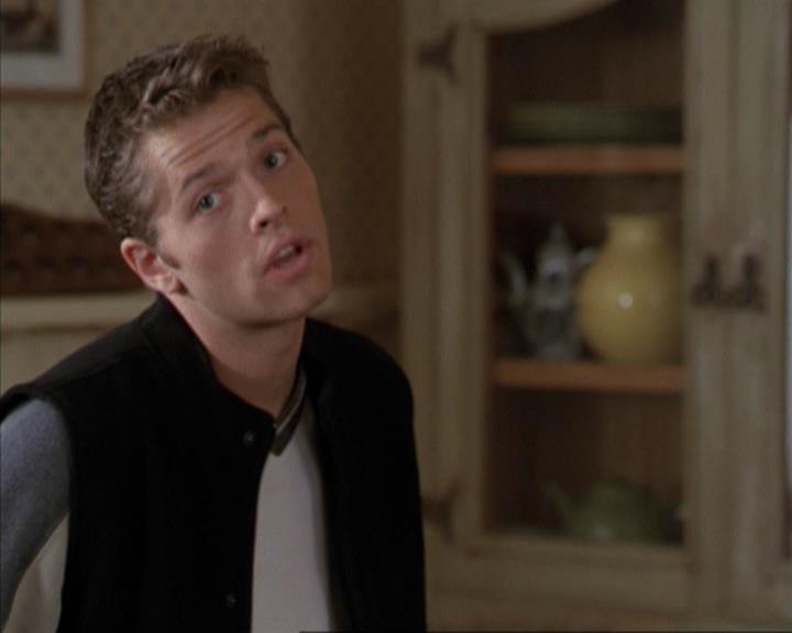 Charmed-Online-dot-net_207TheyreEverywhere0807.jpg