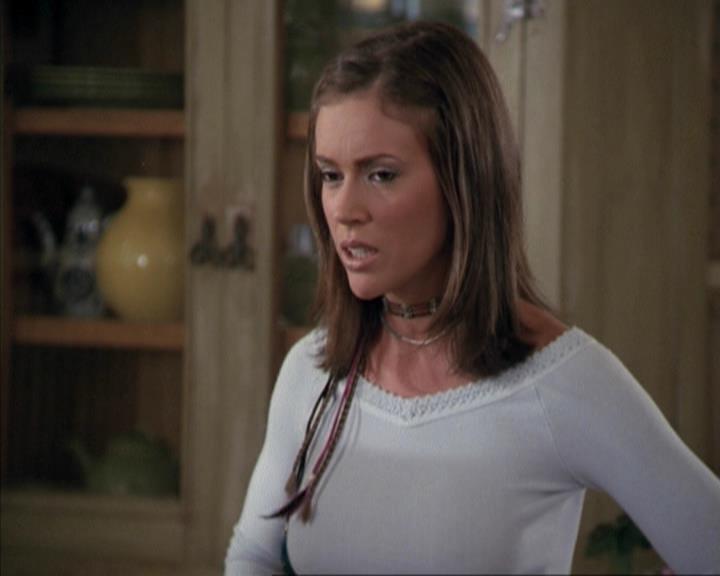 Charmed-Online-dot-net_207TheyreEverywhere0815.jpg