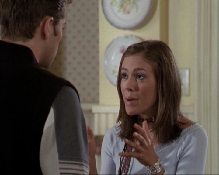 Charmed-Online-dot-net_207TheyreEverywhere0842.jpg