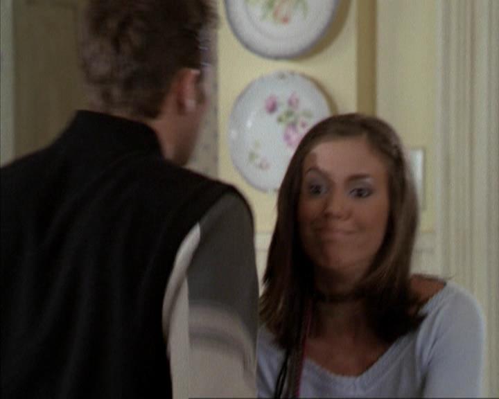Charmed-Online-dot-net_207TheyreEverywhere0848.jpg